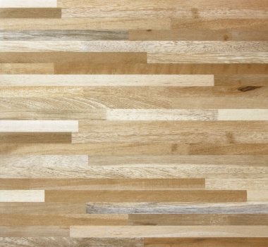 Hardwood akçaağaç basketbol sahasının zemini yukarıdan görünüyor.