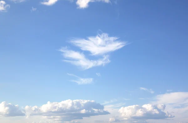 Céu azul fundo. — Fotografia de Stock