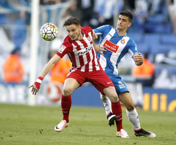 Saul Niguez of Atletico Madrid and Gerard Moreno of RCD Espanyol — Stock Photo, Image