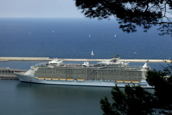 O maior navio de cruzeiro Oásis dos Mares — Fotografia de Stock