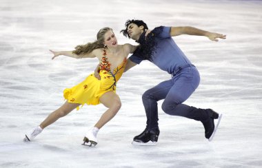 Kaitlyn Weaver ve Andrew Poje Kanada