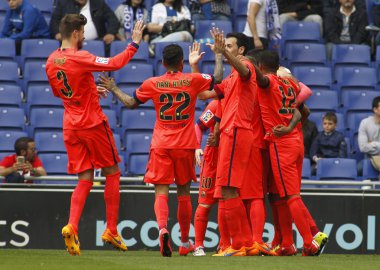 Fc Barcelona oyuncuları gol kutluyor