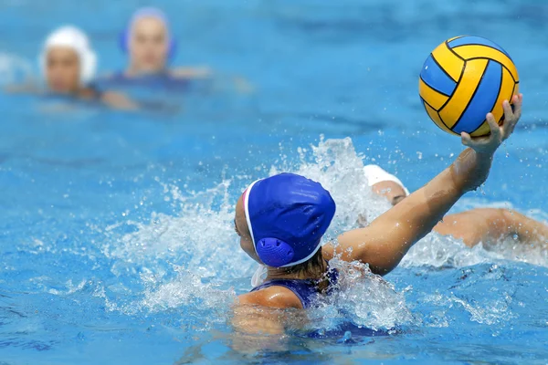 Twee waterpolo spelers — Stockfoto