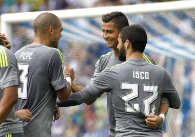 Oyuncu Real Madrid gol kutluyor