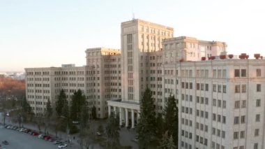 Sonbahar akşamı Karazin Üniversitesi binası, Kharkov, Ukrayna - İnsansız Hava Aracı Yörünge Atışı
