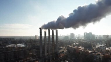 Şehirdeki ısıtma kazan istasyonunun hava kirliliği - Yörüngedeki İHA