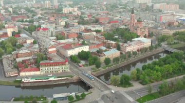 Lopan seti, sabahın erken saatlerinde Kharkiv 'de.