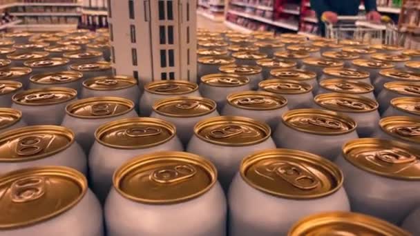 Säljfrämjande försäljning av öl i burkar. — Stockvideo