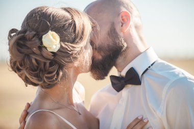 gelin damat öpüşme