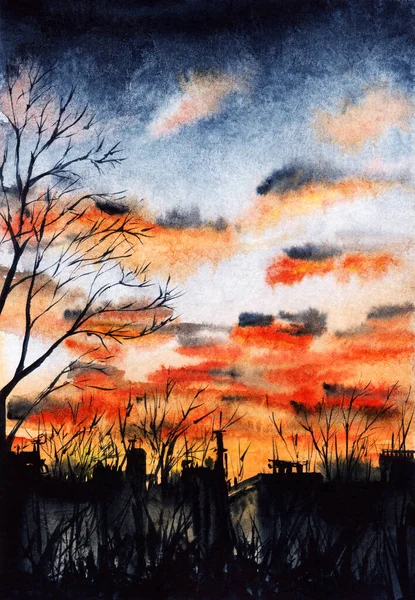 Прекрасний акварельний вид на вечірній міський пейзаж. Пізній осінній пейзаж з голими витонченими гіллястими деревами на тлі розмитих силуетів будинків і заходу сонця затемнене небо з помаранчевими кумульськими хмарами Ліцензійні Стокові Зображення