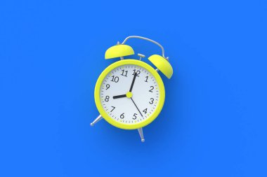Mavi arka planda tek sarı, analog alarm saati. Uyandırma konsepti. Dakiklik. Geri sayım ve son teslim tarihi. Uyku vakti. Günlük rejim. İş planlaması. Üst Manzara. 3d oluşturma