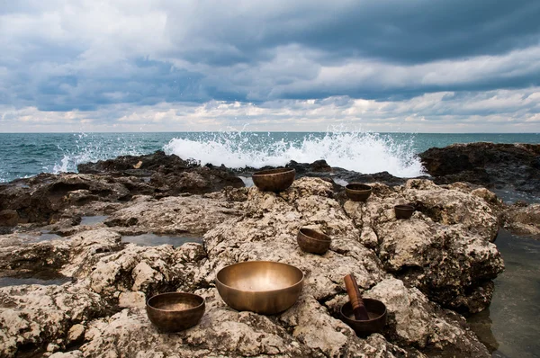 Tibet ljud. Havets vågor. Tibetanska Singing Bowls. — Stockfoto