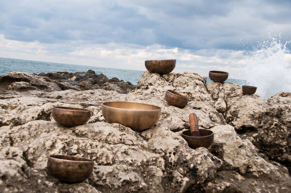 Тибетский звук. Морские волны. Тибетский кубок пения
.