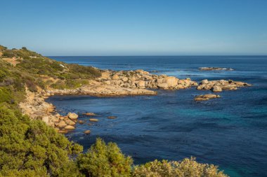 Kamp Körfezi, Cape Town, Güney Afrika 'daki Masa Dağı kompleksinin bir parçası olan On İki Havarinin teşhisi