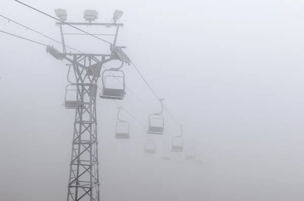 Підйомник, що зникає в туман Стокове Фото