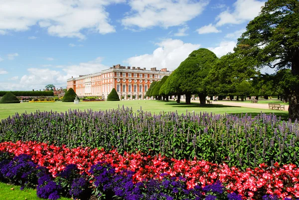 Tuinen van Hampton court palace Rechtenvrije Stockfoto's