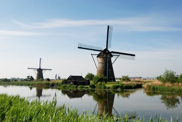 Mulino a vento tipico in Olanda — Foto Stock