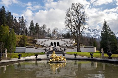 Almanya'da Linderhof Sarayı