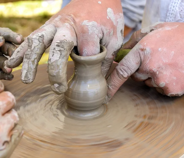 Traditionella handgjorda keramiska potten — Stockfoto
