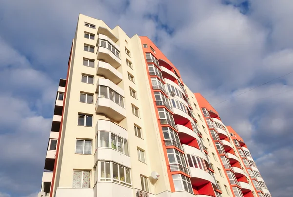 Apartman binası — Stok fotoğraf