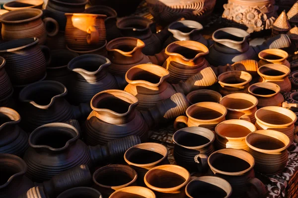 乌克兰传统手工制作陶瓷花盆 — 图库照片