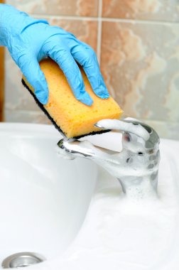 Banyoya musluk Temizleme