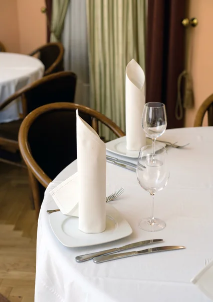 Talíř na stůl bílý — Stock fotografie
