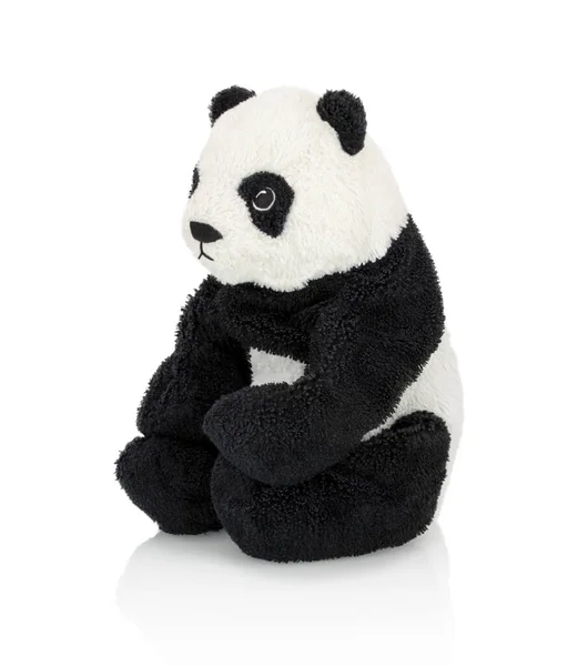 Dev panda peluş bebeği beyaz arka planda gölge yansıması ile izole edilmiş. Beyaz arka planda peluş doldurulmuş kukla. Çocuklar için yumuşak panda oyuncağı. Çocuklar için sevimli tüylü hayvan oyuncağı..