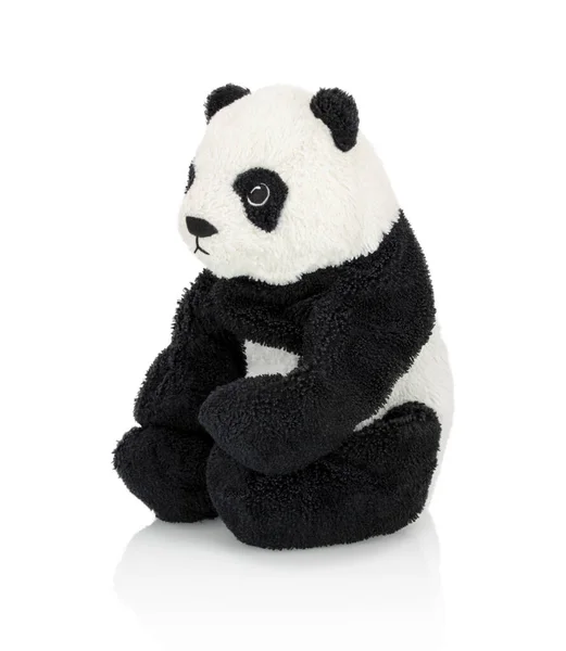大熊猫Plushie娃娃孤立在白色背景与阴影反射 白色背景下的毛绒木偶 毛绒绒的熊猫为孩子们提供玩具 给孩子们的毛绒玩具 免版税图库照片