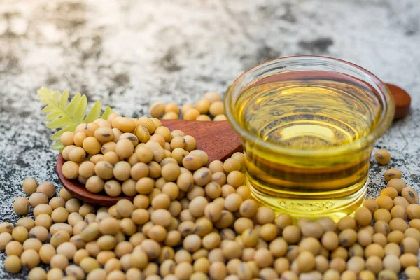 Sağlıklı soya fasulyesi protein ve vitamin açısından yüksektir..