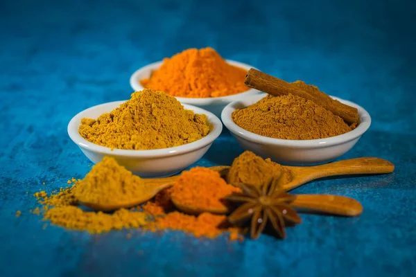 Hot Spices, Cinnamon and Curry Powder