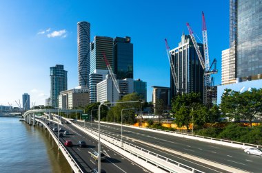 Gündüz, karayolu üzerinde Rating