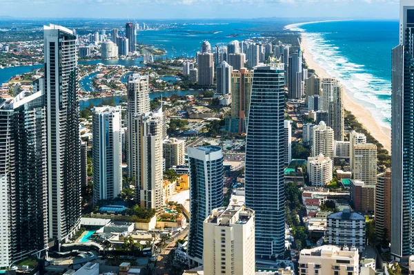 호주 도시와 해변, 골드 코스트, 서 퍼스 파라다이스의 공중 — 스톡 사진