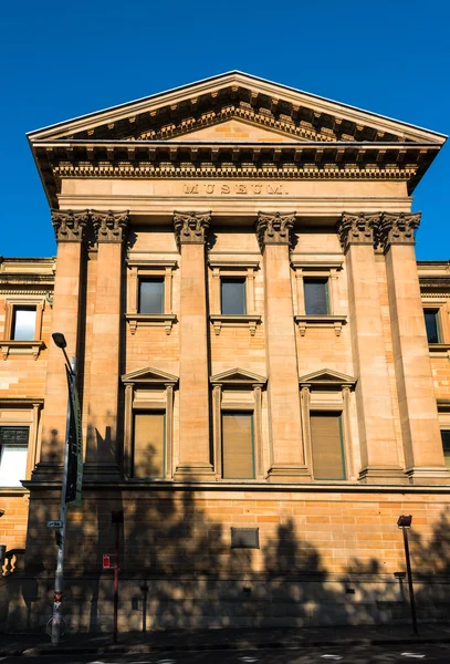 Australische museumgebouw op College Street, Sydney — Stockfoto