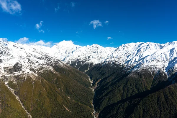 Luftaufnahme von Neuseeland Berge mit Fluss, Wildnis land — Stockfoto