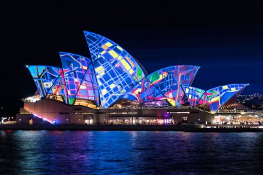 Sidney Opera Evi aydınlatma Songlines'tan sırasında canlı Sydney Fe