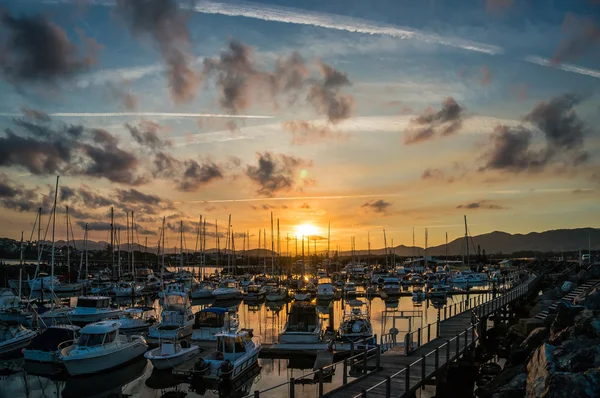 Coffs Harbour marina krásný pohled, plachetnice, jachty a motor — Stock fotografie