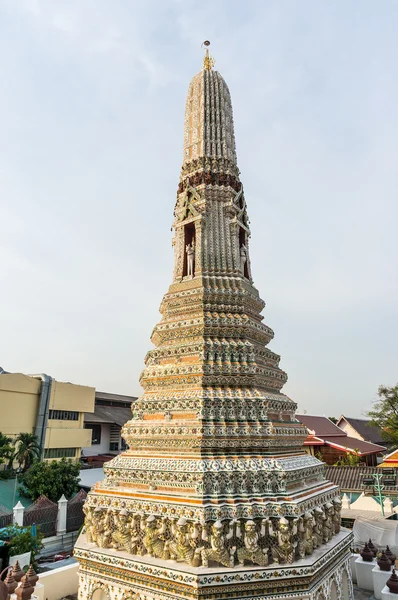 ワット ・ アルンラーチャワラーラームまたはバンコク暁の寺 — ストック写真