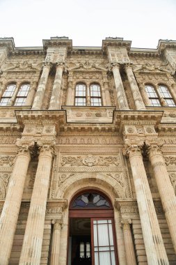 İstanbul 'daki Dolmabahce Sarayı' nın muhteşem mimarisinin manzarası. Yüksek kaliteli fotoğraf.