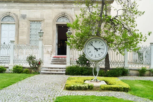 Museo Del Reloj Territorio Del Palacio Dolmabahce Turquía Estambul Foto — Foto de Stock