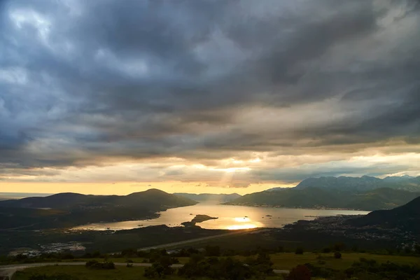 Vista Sulla Baia Tivat Sulla Pista Dell Aeroporto Tramonto Nella — Foto Stock