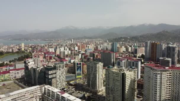 Batumi, Georgia - 4 de abril de 2021: Vista aérea de la línea costera de Batumi. Georgia — Vídeos de Stock