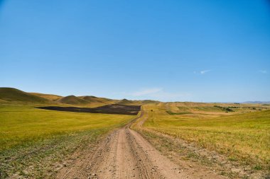Uzun Dağlar Tepesi manzarası. Ural dağlarının başlangıcı. Orenburg bölgesi.
