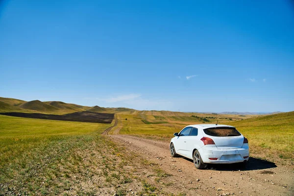 Blick auf den Long Mountains Ridge. Der Beginn des Uralgebirges. Region Orenburg. — Stockfoto