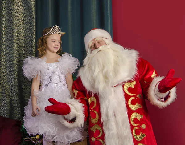 Weihnachtsmann gratuliert den Menschen — Stockfoto