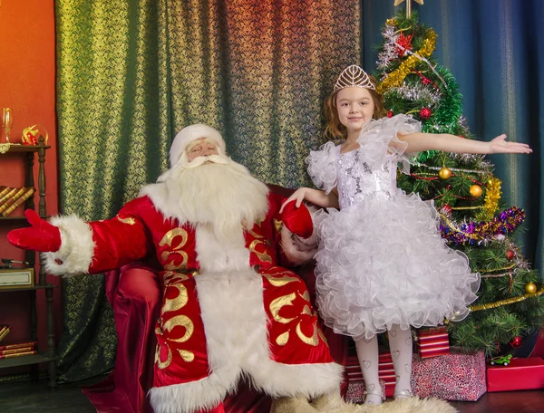 Santa Claus congratulates people — Stock Photo, Image