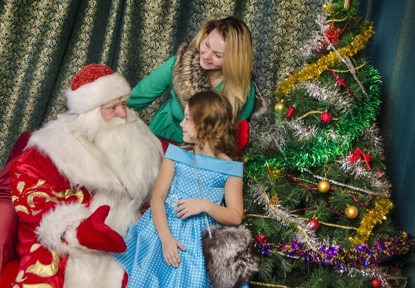 Babbo Natale si congratula con la gente — Foto Stock