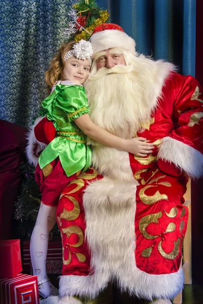 Babbo Natale si congratula con la gente — Foto Stock