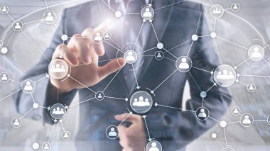 İnsan kaynakları yönetimi konsepti kurumsal organizasyon yapısı karışık ortam çifte pozlama sanal ekran.