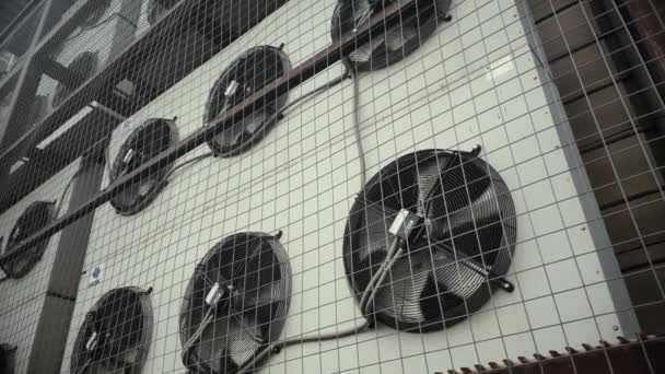 Rússia, Lobnia - Agosto, 05, 2020. condicionadores de ar industriais 7 peças. Editorial. — Vídeo de Stock